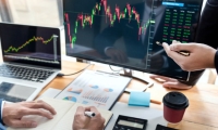 CFTC：截至12月17日当周 投机者所持WTI原油净多头头寸增加57215手合约